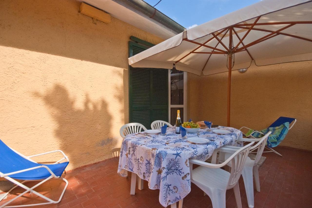 Residence Golfo Della Lacona Bagian luar foto