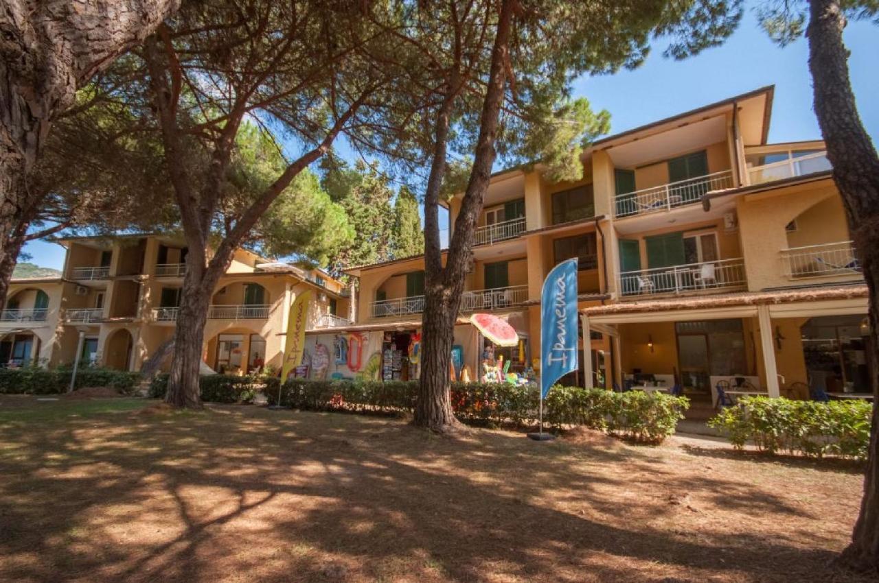 Residence Golfo Della Lacona Bagian luar foto